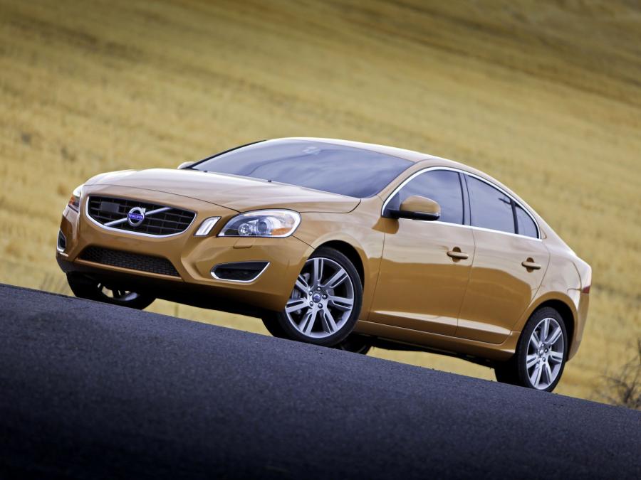  Volvo S60 T6 2010 года  (US) (фото 9 из 24)